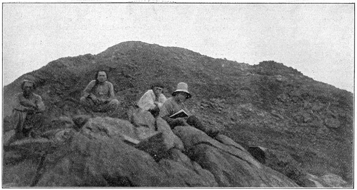 &plusmn; 4000 meter hoog (obs. punt C).