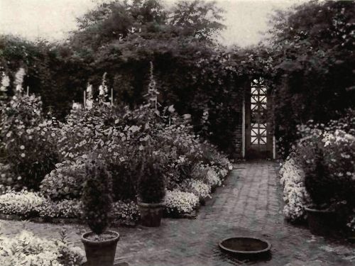 PLATE 65 Southampton, L.&nbsp;I. Mrs. G. Warrington Curtis