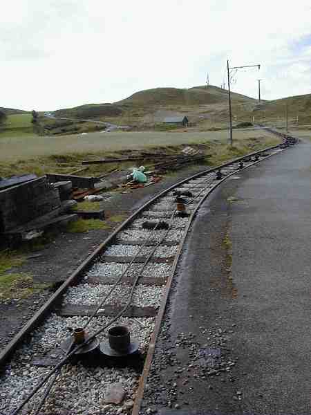 The single rail of the top section